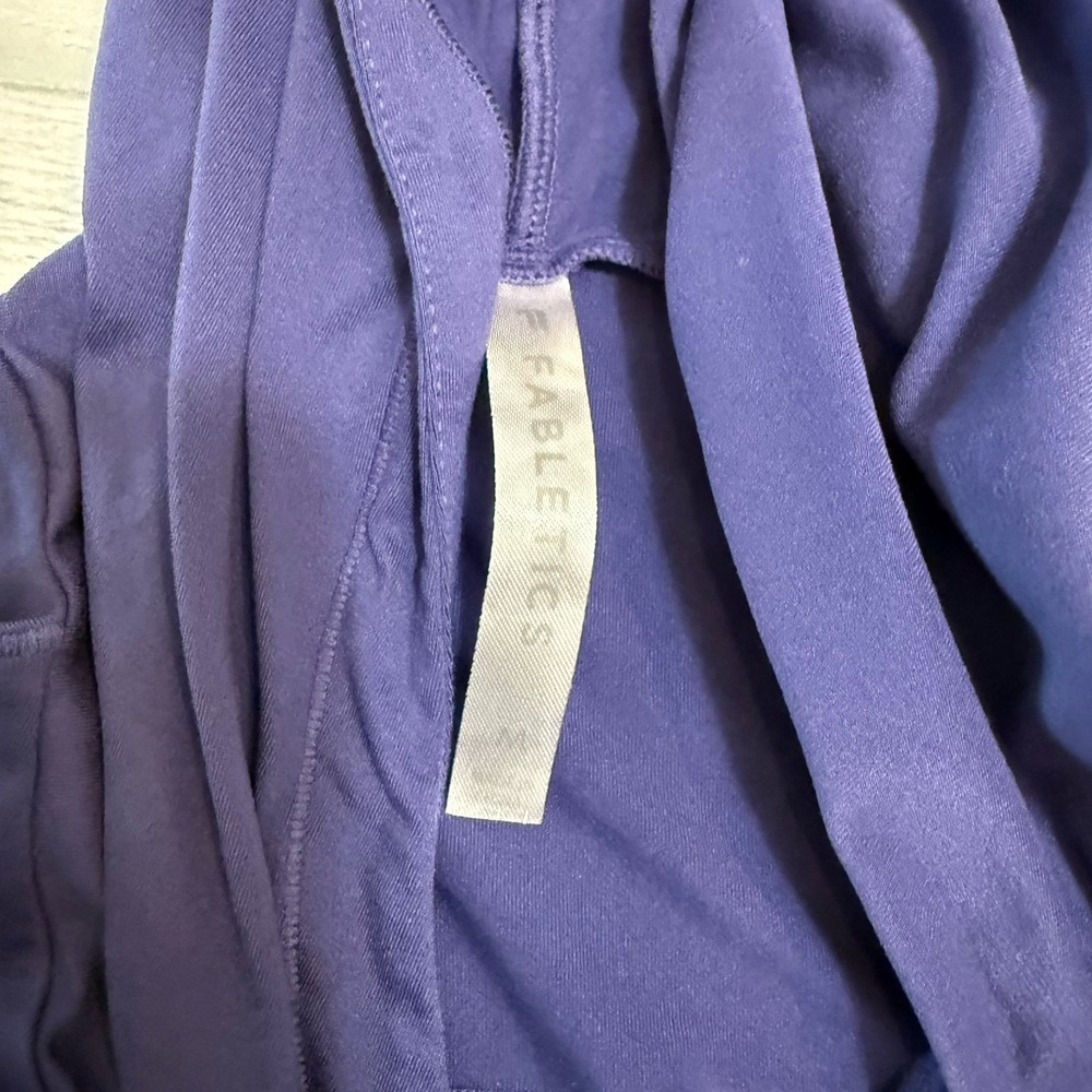 Fabletics women's purple hooded shirt‎ medium - Picture 6 of 6